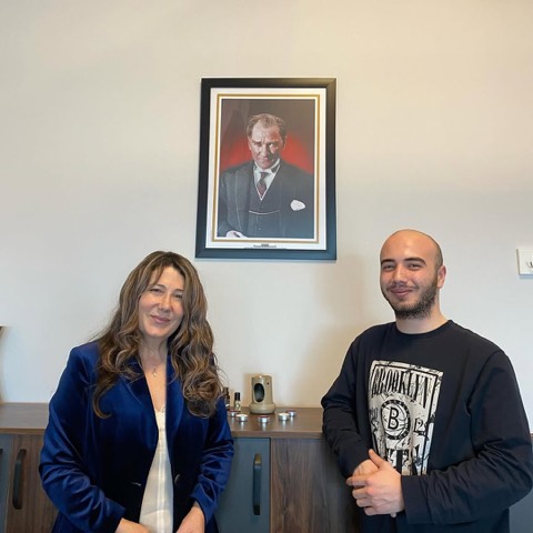 Yeni yüzyıl üniversitesi ziyaret